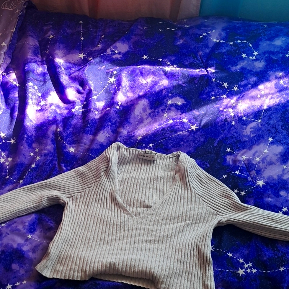 White juniors crop top long sleeve size XS